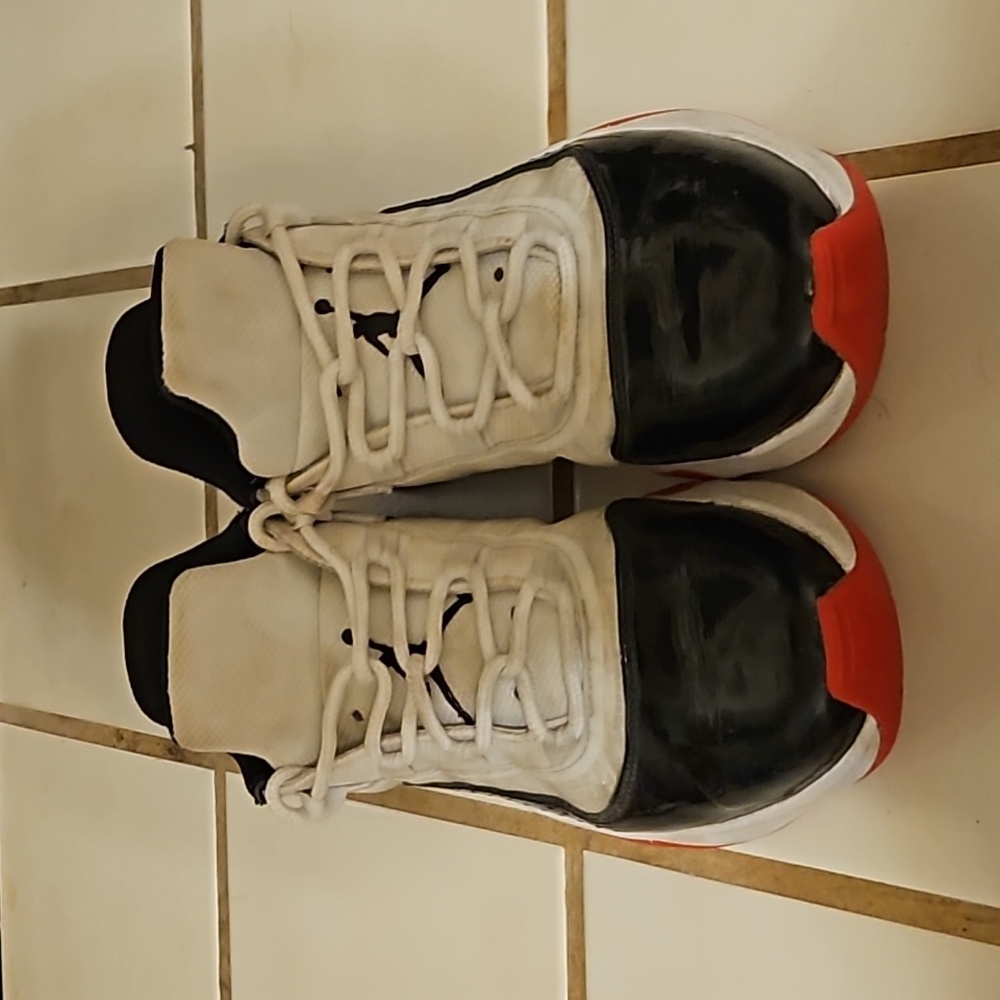 Jordan 11 low size 8